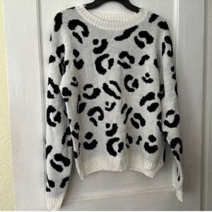 Boohoo Boho Comfy Casual Animal Print Cozy Long Sleeve Crewneck Sweater Top